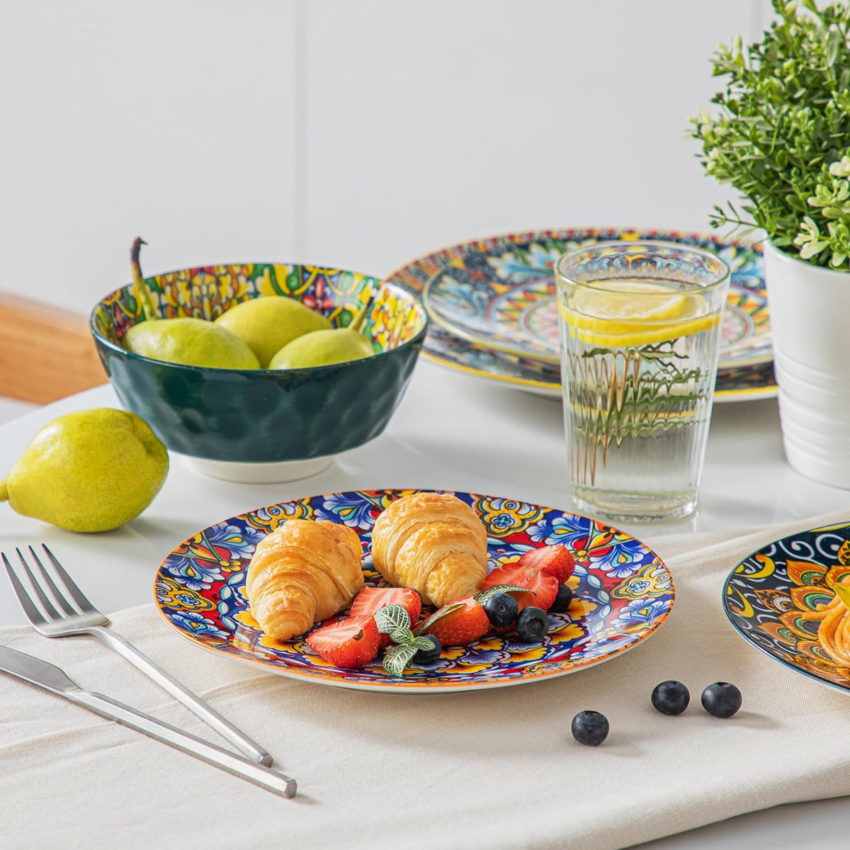 vancasso Salad Plates Set of 6, 8.5 Inch Ceramic, Microwave Safe