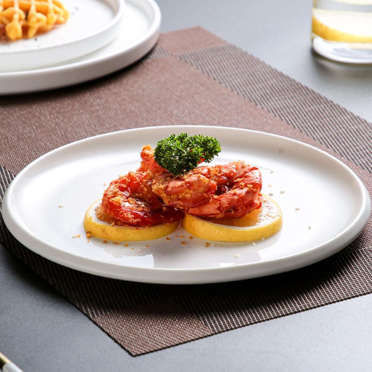 White Dinner Plates Set of 2, Ceramic Dining Plates 10 inch, Large Salad Plate, Porcelain Kitchen Plate for Pizza, Steak, Microwave and Dishwasher Safe