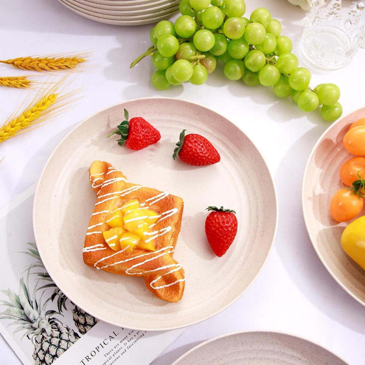 LIYH 20 Pcs 9 Inch Wheat Straw Plastic Plates Reusable for Dinner - Beige