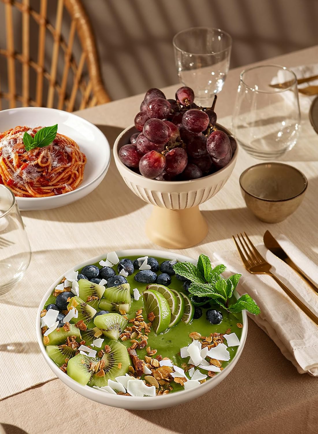 Quatish Pasta Bowls 30oz Set of 6, Salad Bowls Soup Bowl for Kitchen, Microwave & Dishwasher Safe, Large Porcelain Wide and Shallow Serving Bowl, White Dinner Plates, Dinnerware Set, Gift